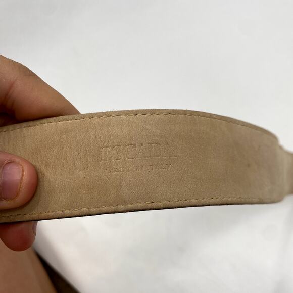 Escada EU 40 Brown Leather Gold Buckle Belt main image 4